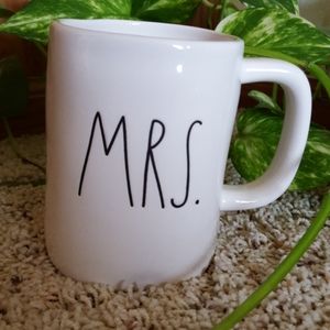 MRS. Mug, bundle with BRILLIANT Rae Dunn mugs